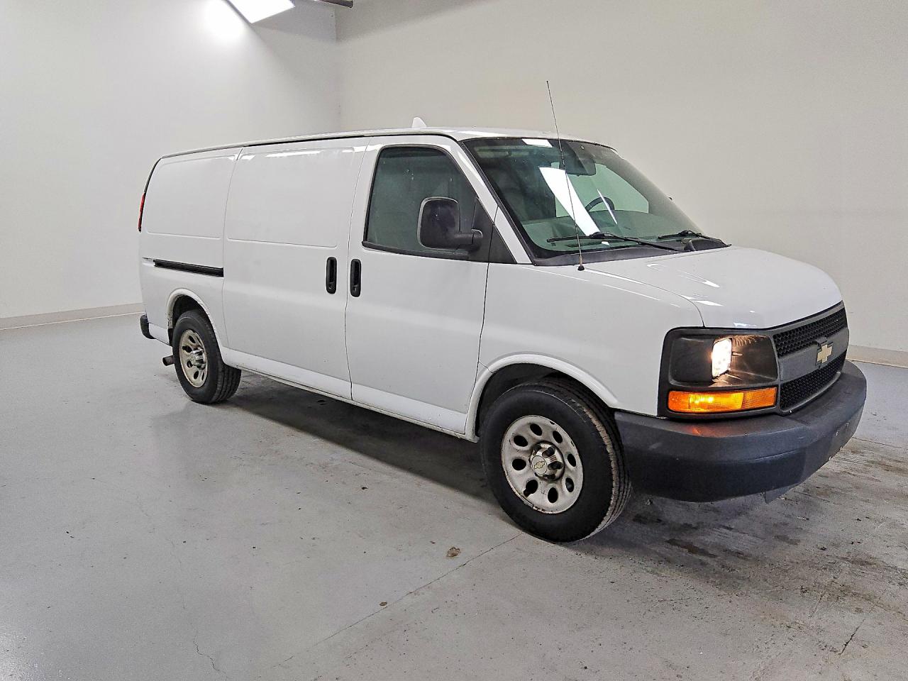 1GCSGAFX1E1165815 · 2014 CHEVROLET EXPRESS G1500 · 4/12