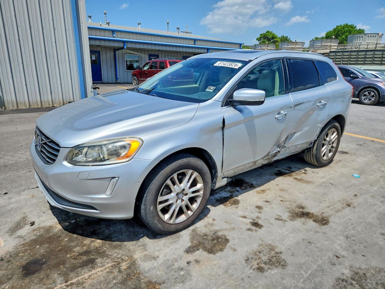 YV440MDM1G2810013 · 2016 VOLVO XC60