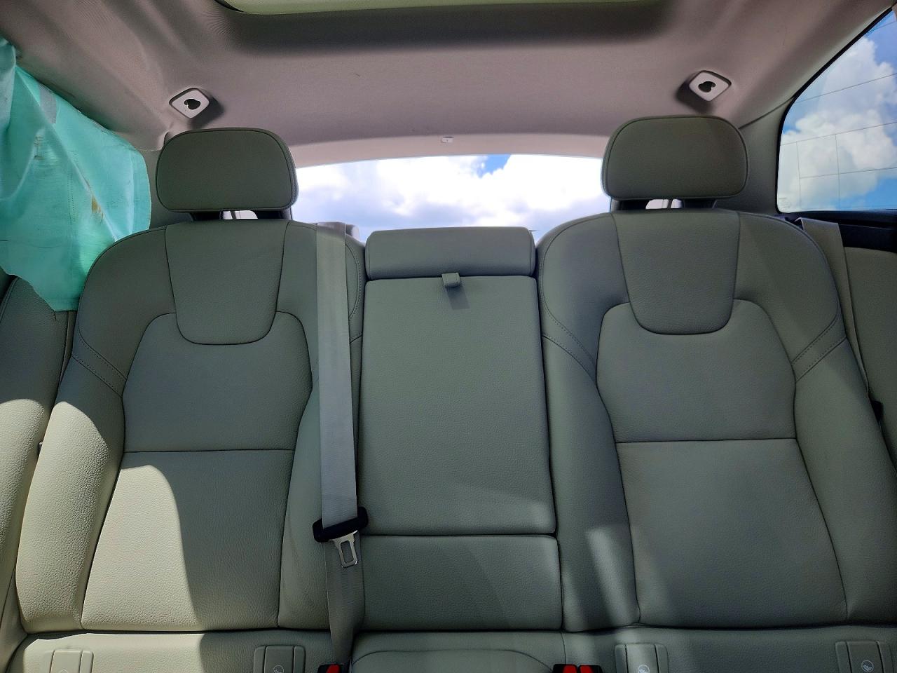 YV4L12RL9R1924458 · 2024 VOLVO XC60 · 10/13
