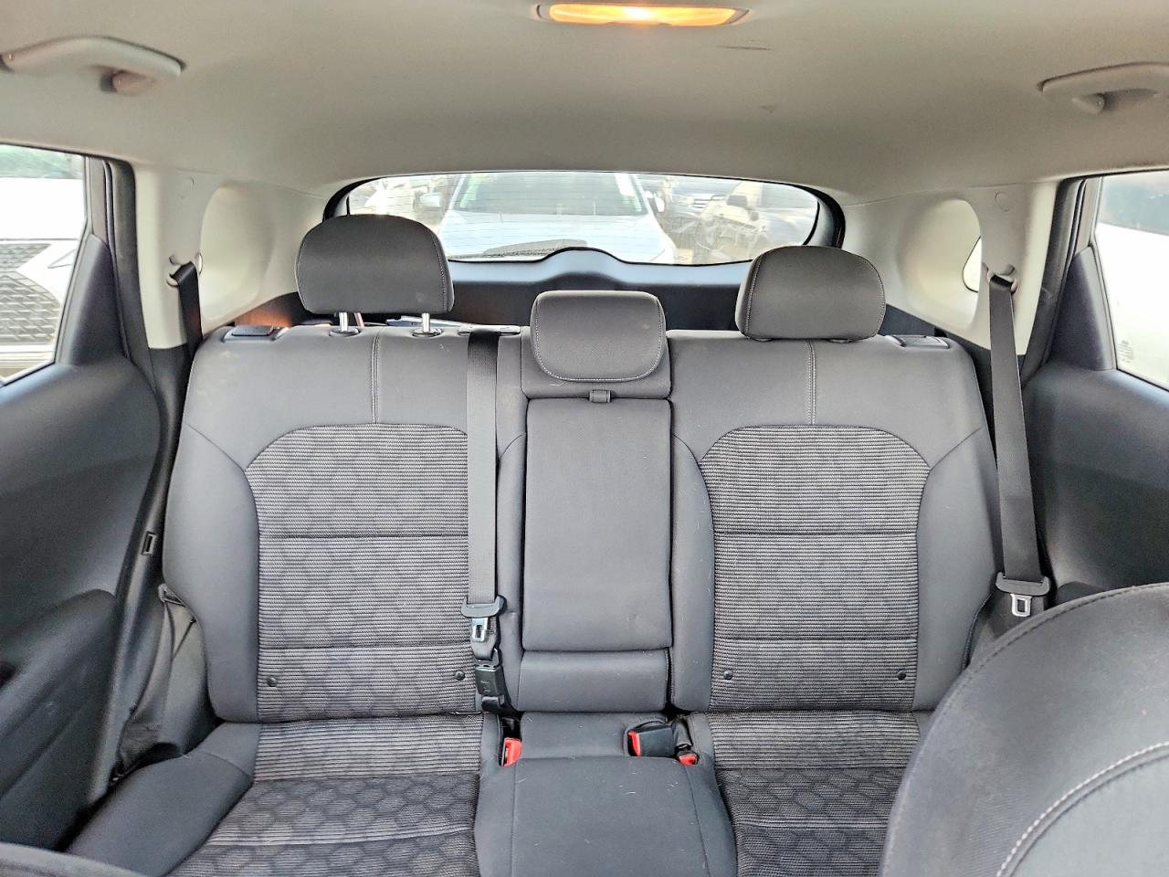 KNDCB3LC7J5202157 · 2018 KIA NIRO · 10/14