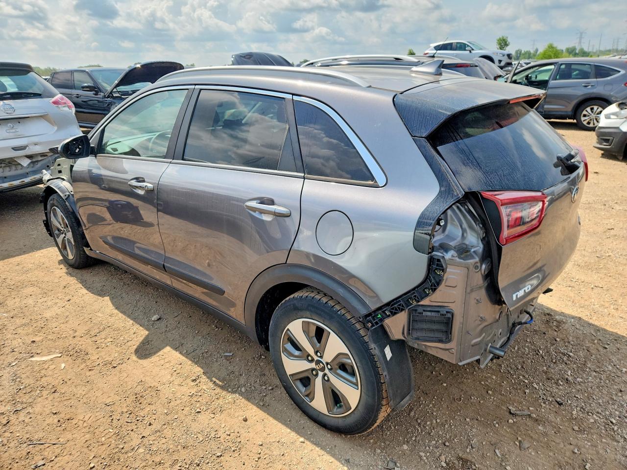 KNDCB3LC7J5202157 · 2018 KIA NIRO · 2/14