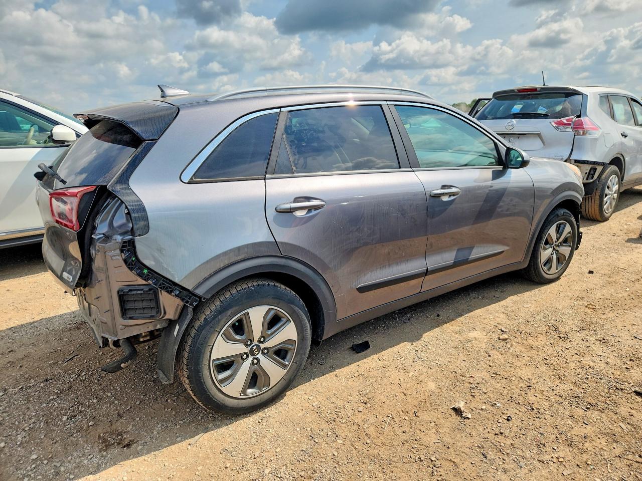 KNDCB3LC7J5202157 · 2018 KIA NIRO · 3/14