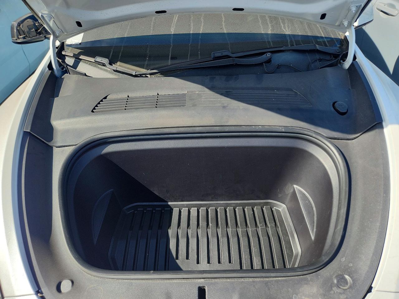 5YJYGDEE8LF009092 · 2020 TESLA MODEL Y · 11/12