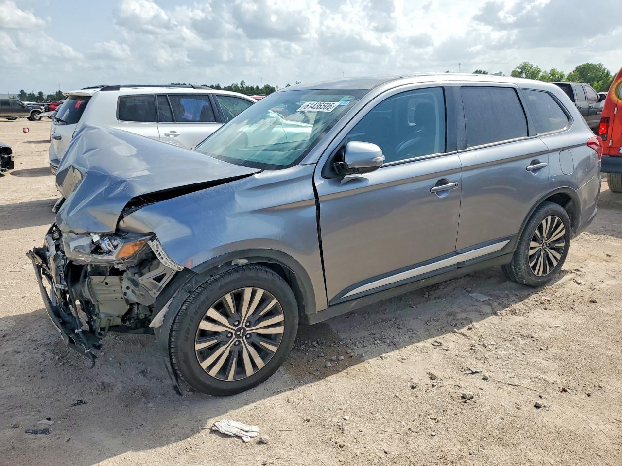 JA4AD3A3XKZ043045 · 2019 MITSUBISHI OUTLANDER