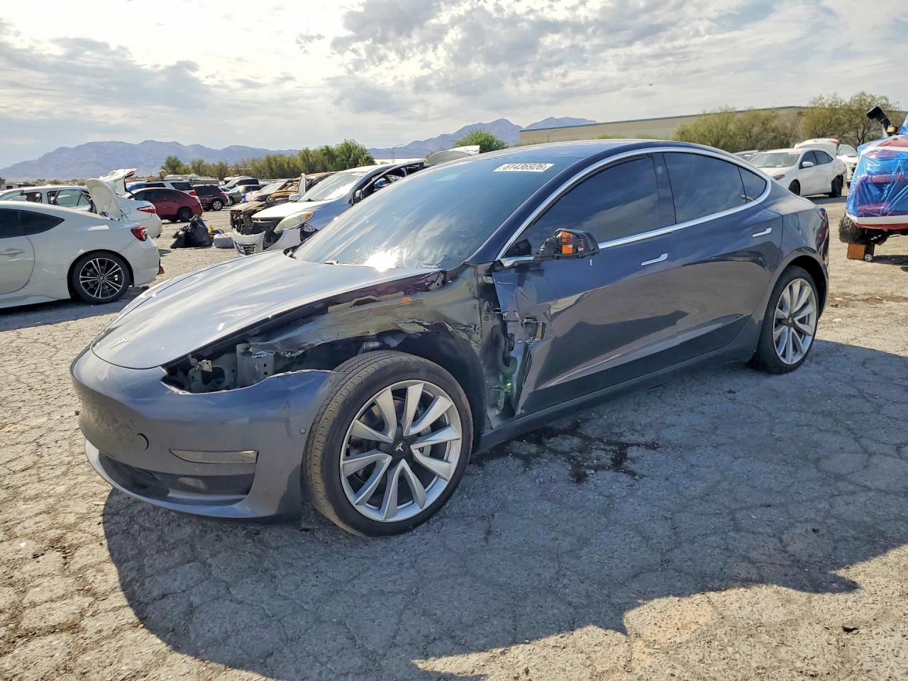 5YJ3E1EA1JF059521 · 2018 TESLA MODEL 3