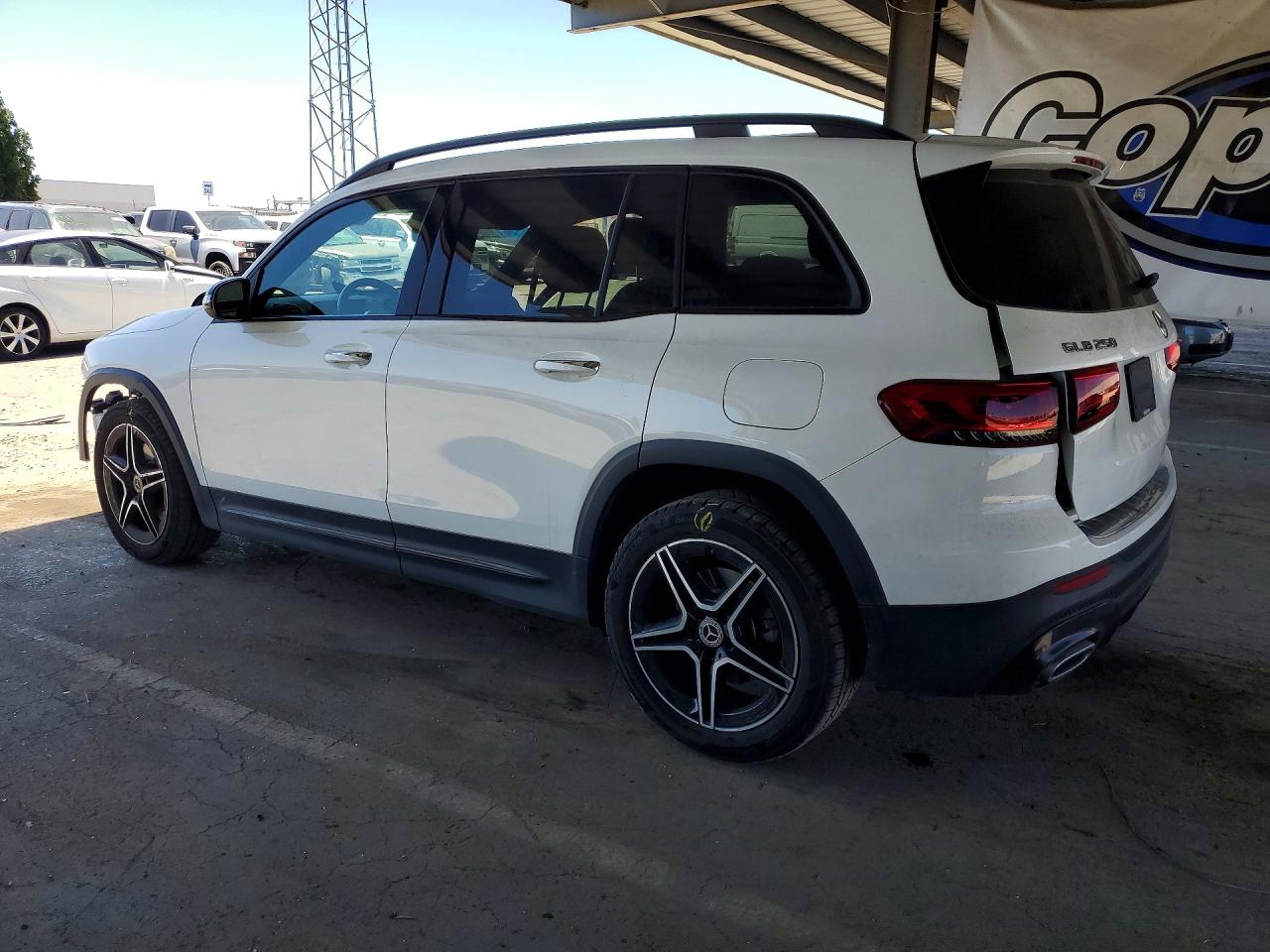 W1N4M4HB3NW240935 · 2022 MERCEDES-BENZ GLB · 2/14