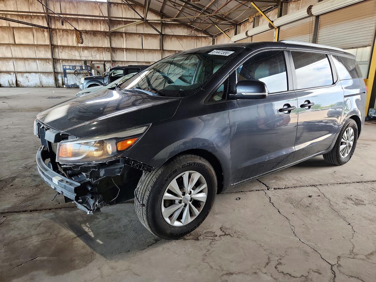 KNDMB5C18H6338350 · 2017 KIA SEDONA