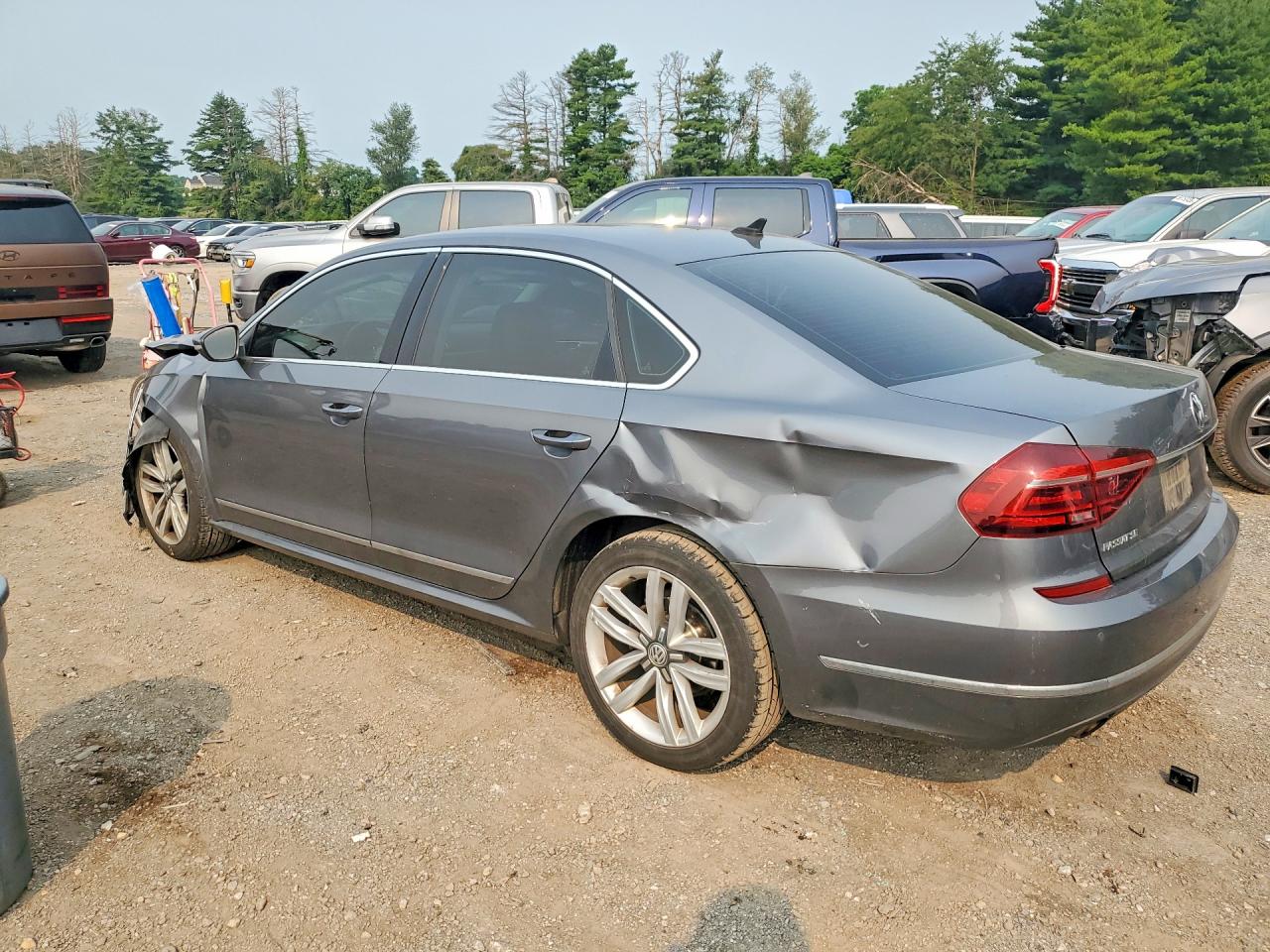 1VWGT7A35HC081267 · 2017 VOLKSWAGEN PASSAT · 2/12