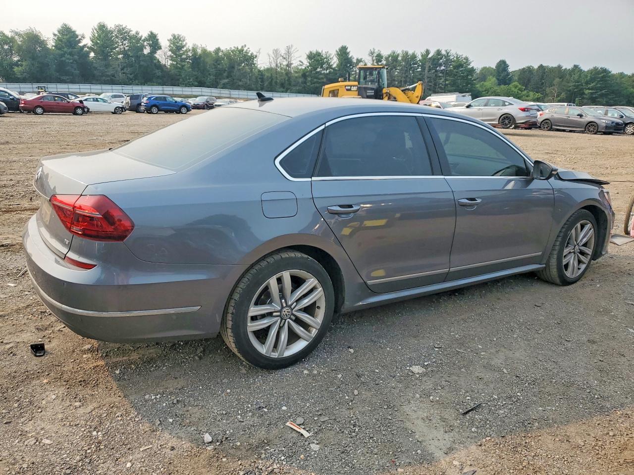 1VWGT7A35HC081267 · 2017 VOLKSWAGEN PASSAT · 3/12