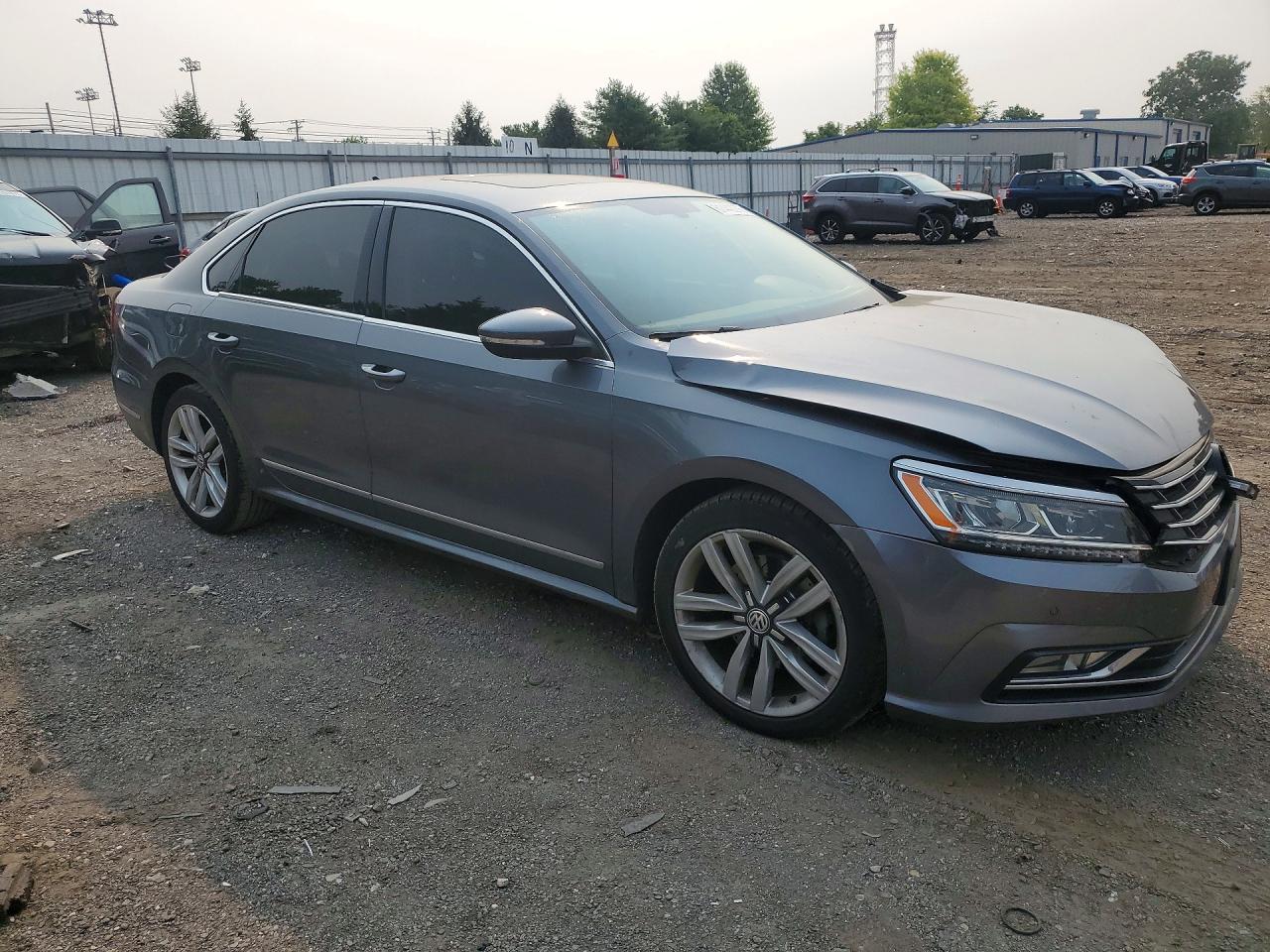 1VWGT7A35HC081267 · 2017 VOLKSWAGEN PASSAT · 4/12