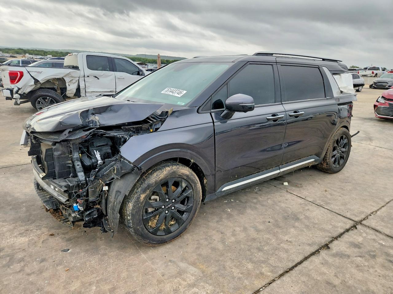 KNDNE5H37R6368446 · 2024 KIA CARNIVAL