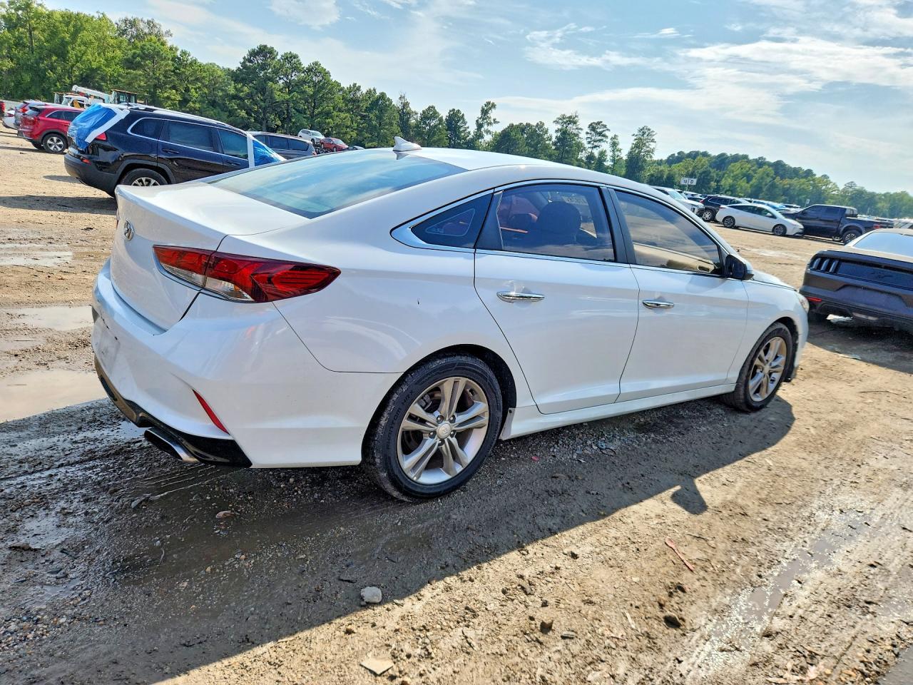 5NPE34AF0JH633657 · 2018 HYUNDAI SONATA · 3/13