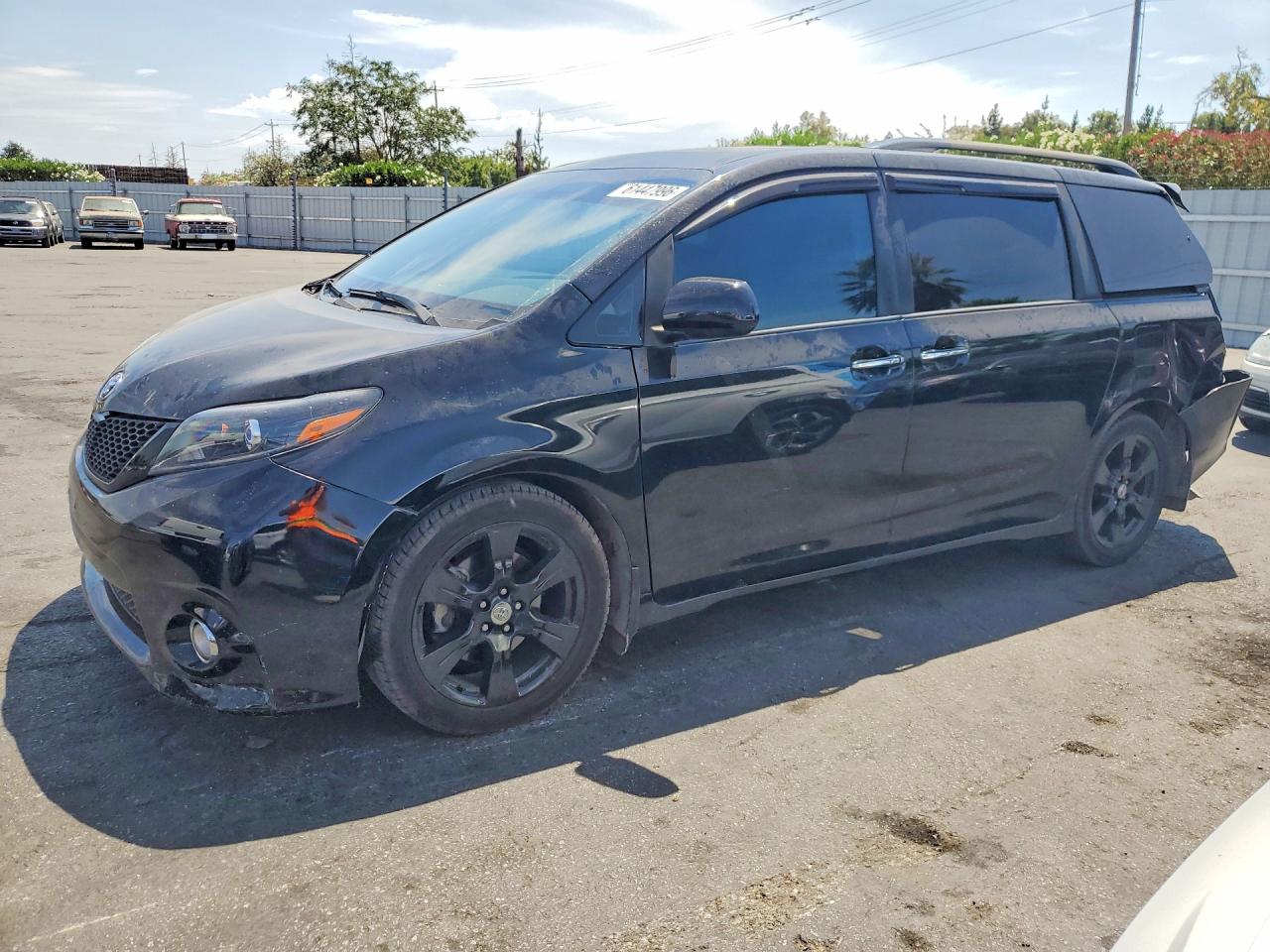 5TDXZ3DC4HS845291 · 2017 TOYOTA SIENNA