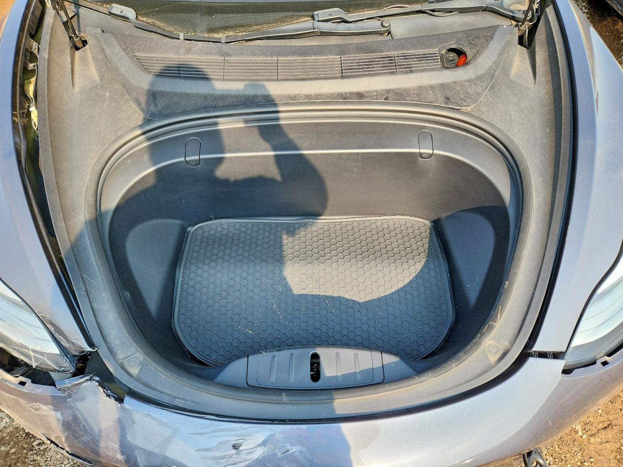 5YJ3E1EA0KF400411 · 2019 TESLA MODEL 3 · 11/12