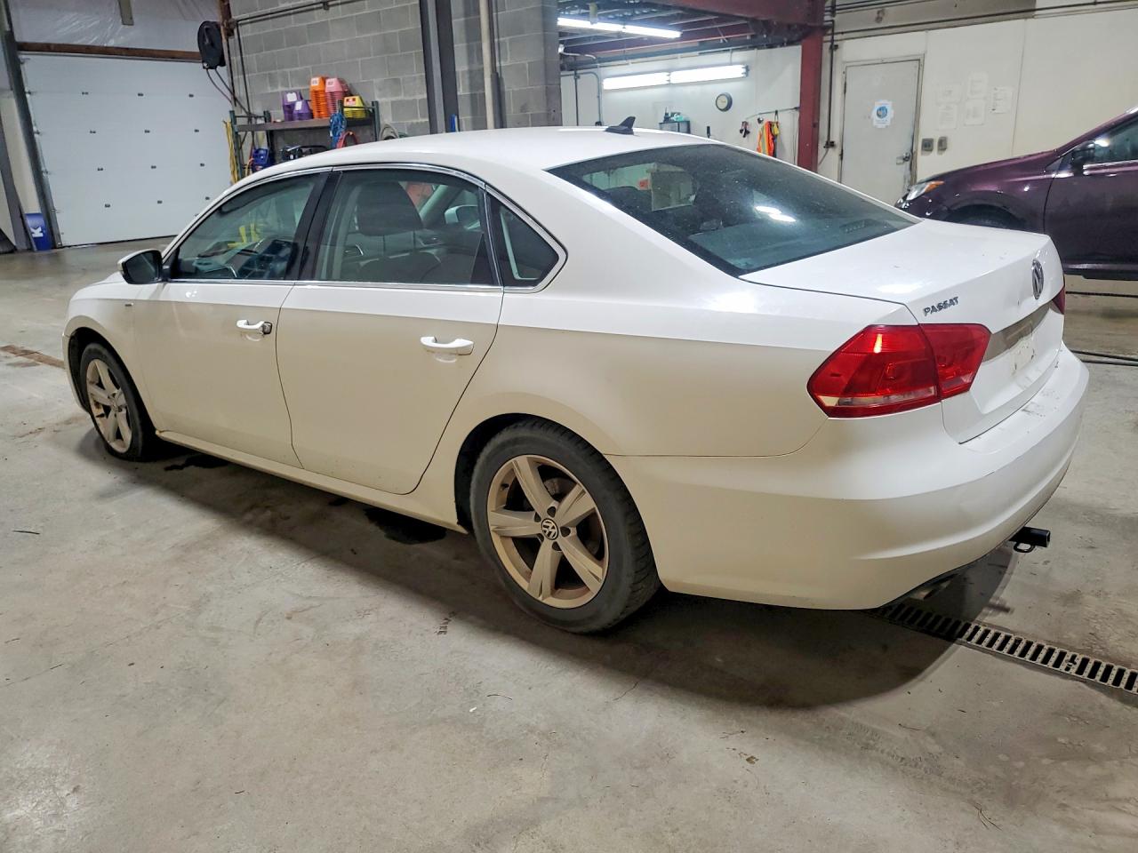 1VWAT7A39EC037516 · 2014 VOLKSWAGEN PASSAT · 2/12
