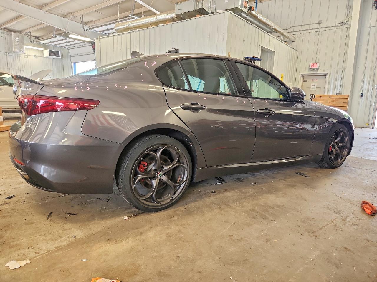 ZARFAEENXH7542322 · 2017 ALFA ROMEO GIULIA · 3/12