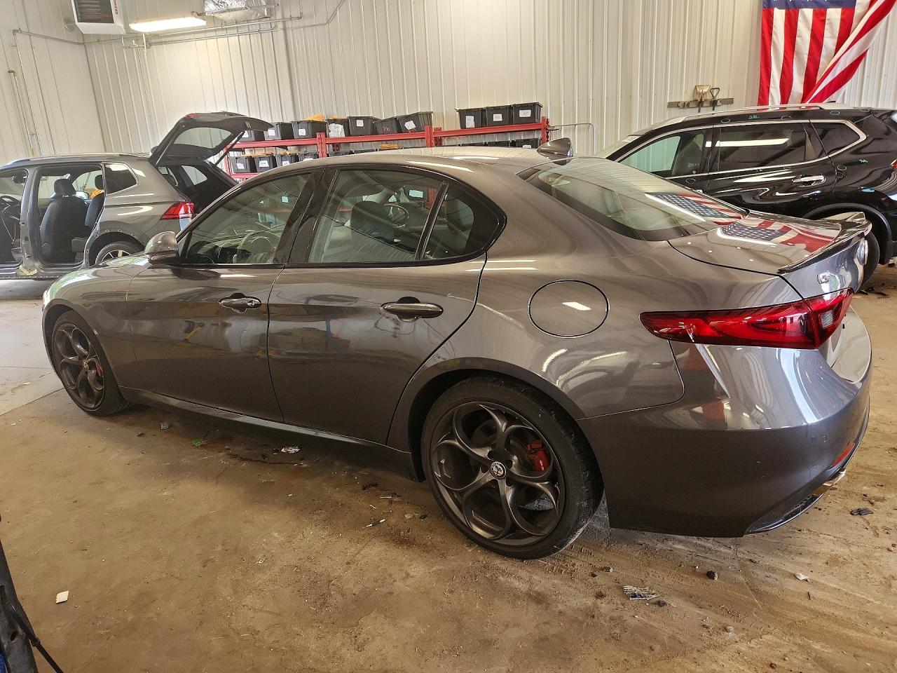 ZARFAEENXH7542322 · 2017 ALFA ROMEO GIULIA · 2/12