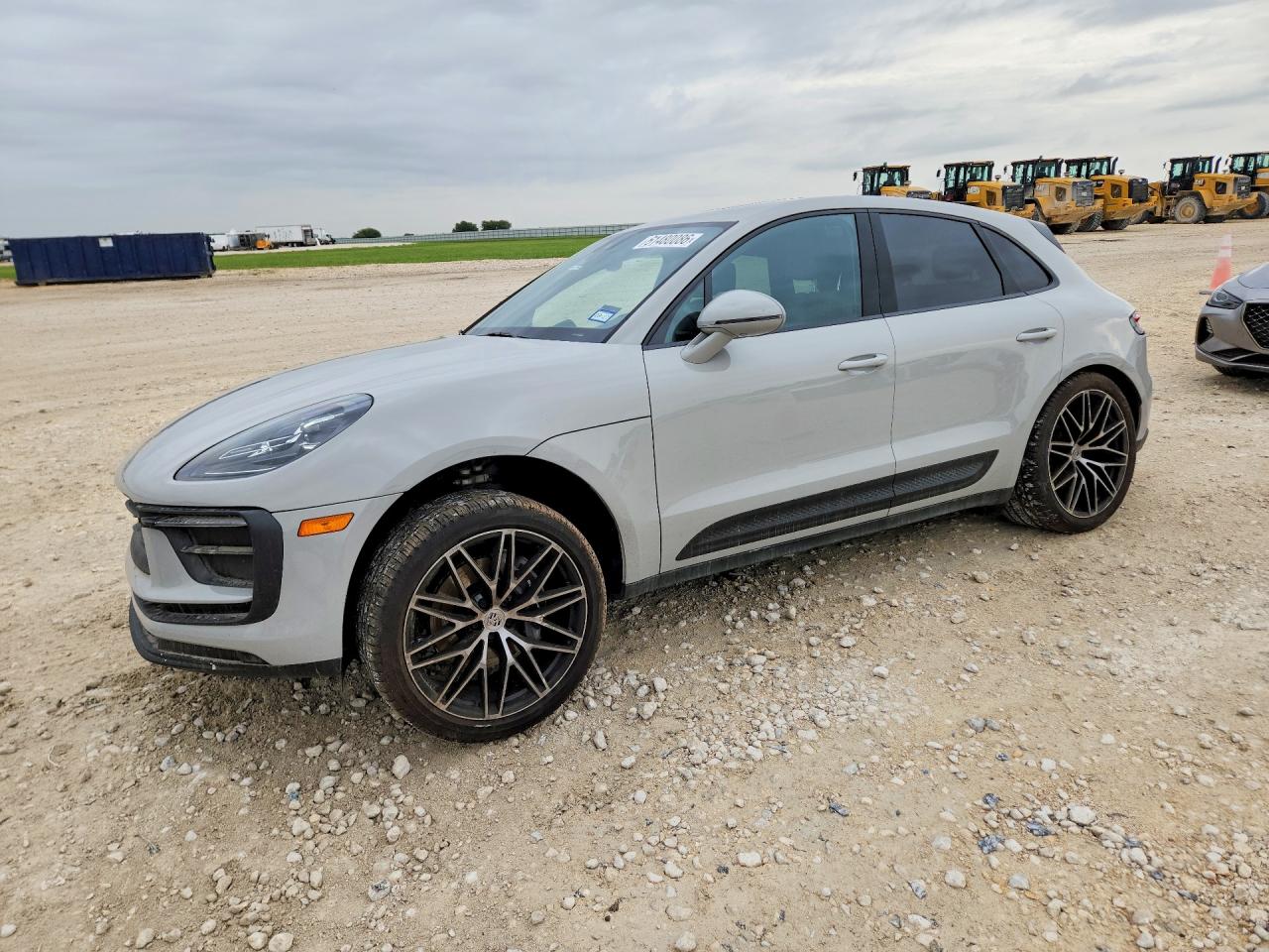 2025 PORSCHE MACAN