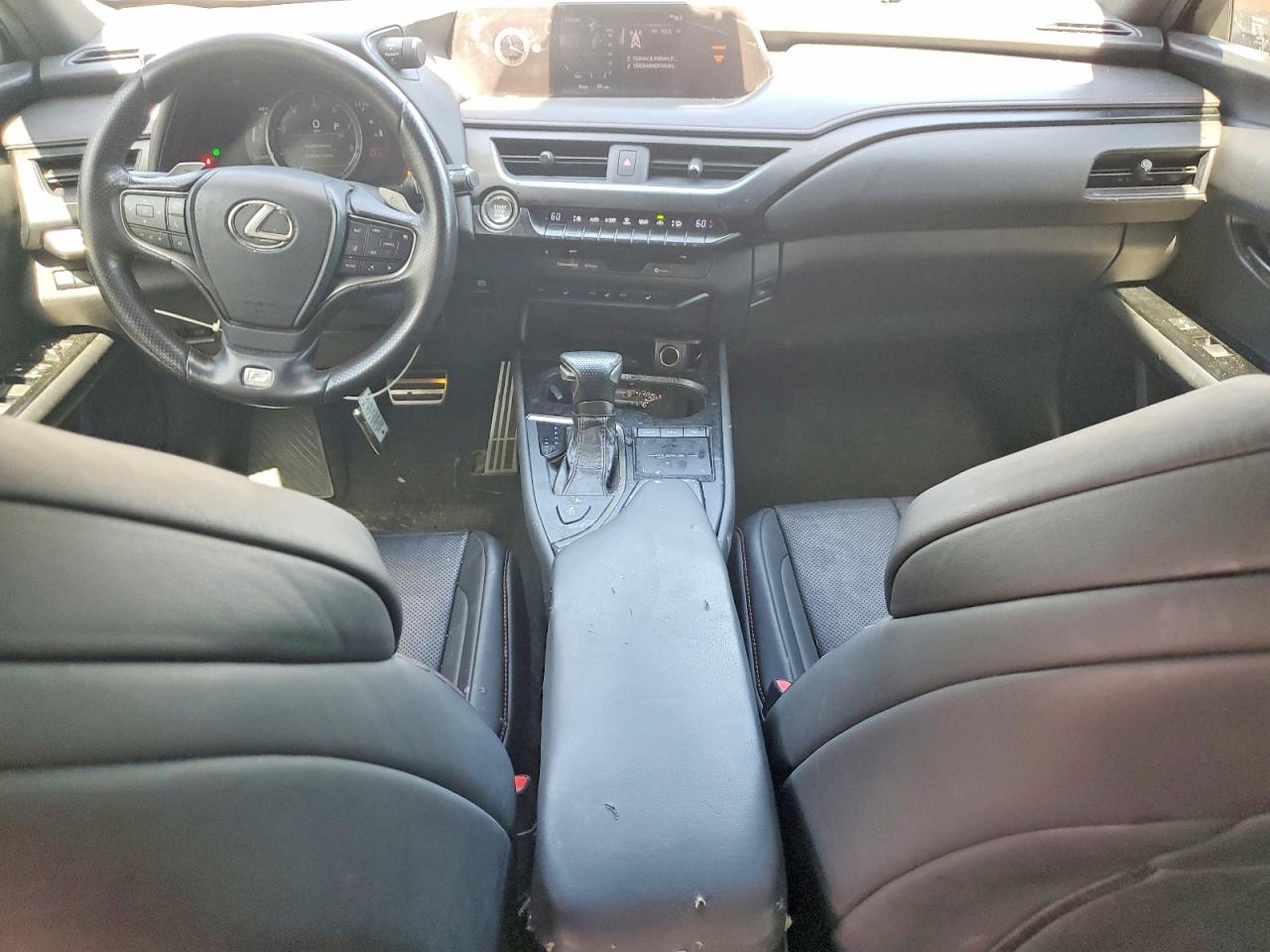 JTHY3JBHXK2009488 · 2019 LEXUS UX · 8/14