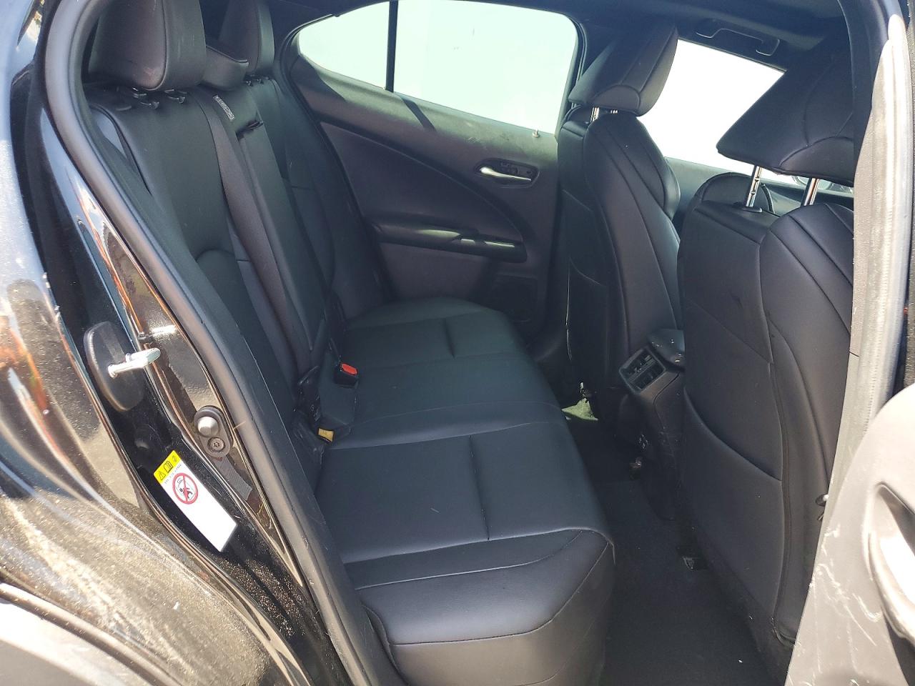 JTHY3JBHXK2009488 · 2019 LEXUS UX · 11/14