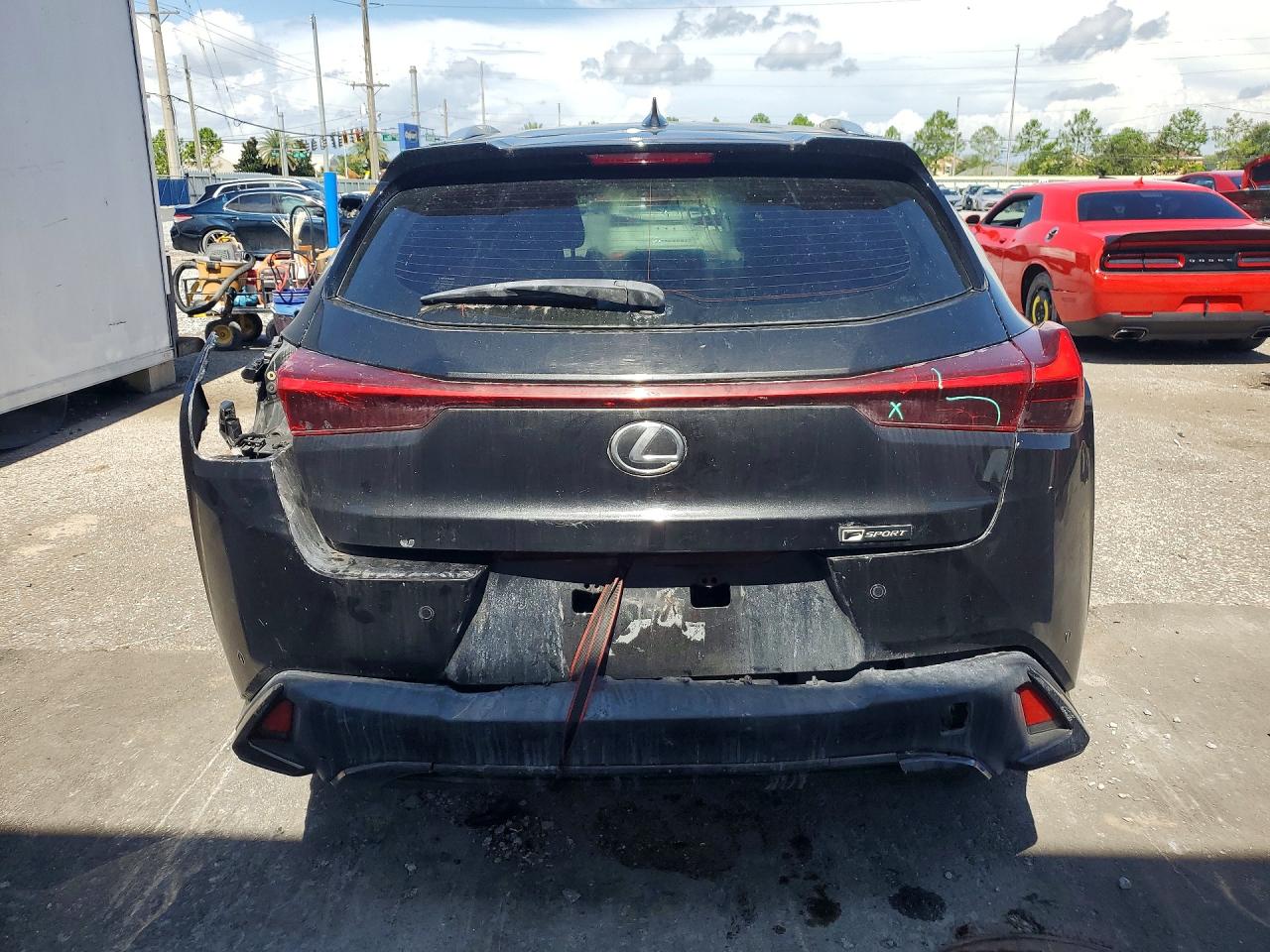 JTHY3JBHXK2009488 · 2019 LEXUS UX · 6/14