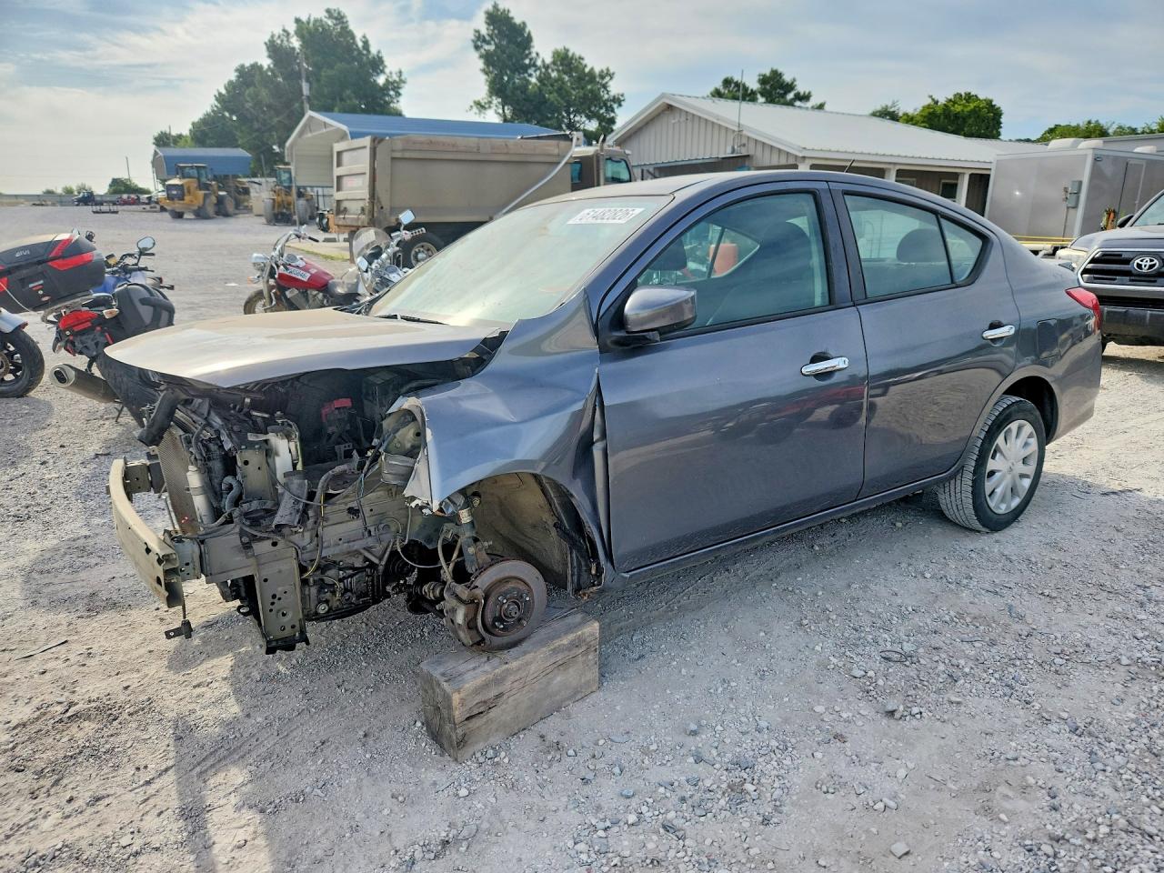 3N1CN7AP0JL884970 · 2018 NISSAN VERSA