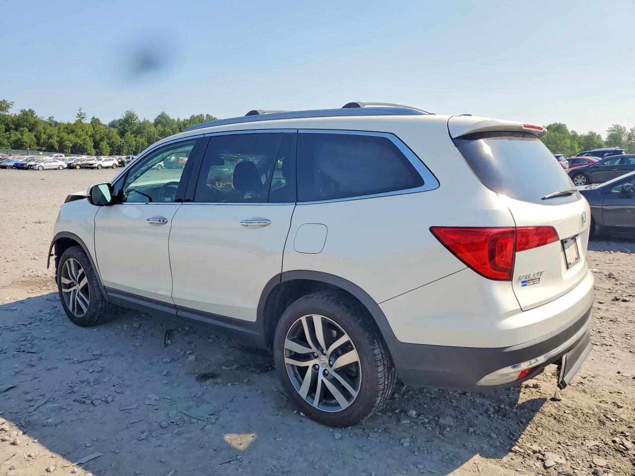 5FNYF6H97JB012043 · 2018 HONDA PILOT · 2/14