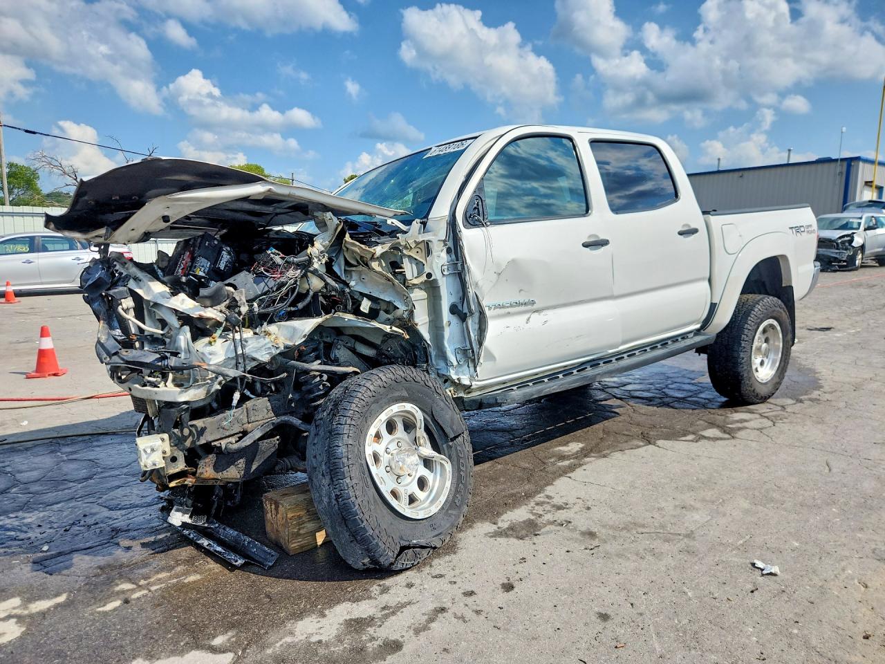 3TMLU4EN6EM136568 · 2014 TOYOTA TACOMA