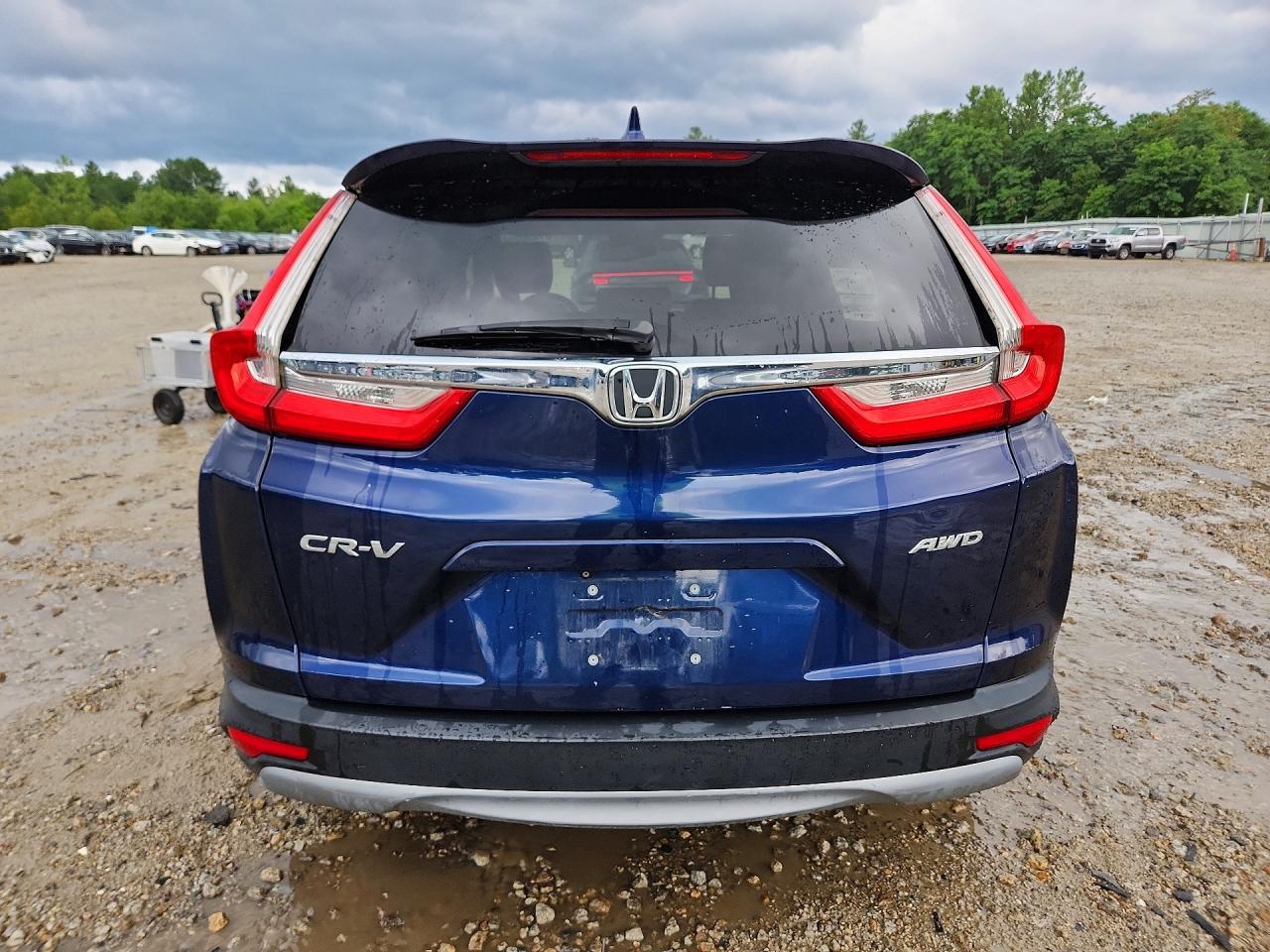 7FARW2H88JE005935 · 2018 HONDA CR-V · 6/13
