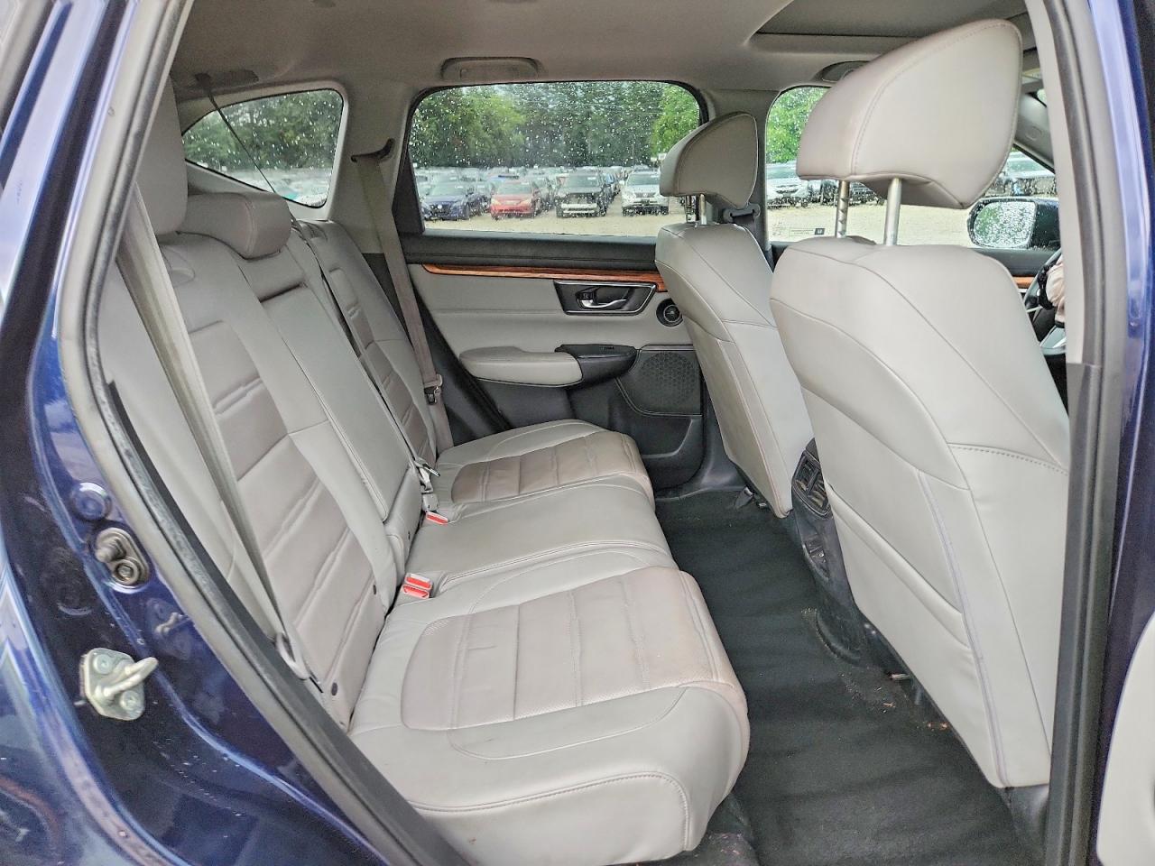 7FARW2H88JE005935 · 2018 HONDA CR-V · 11/13