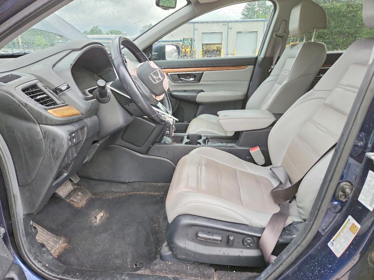 7FARW2H88JE005935 · 2018 HONDA CR-V · 7/13
