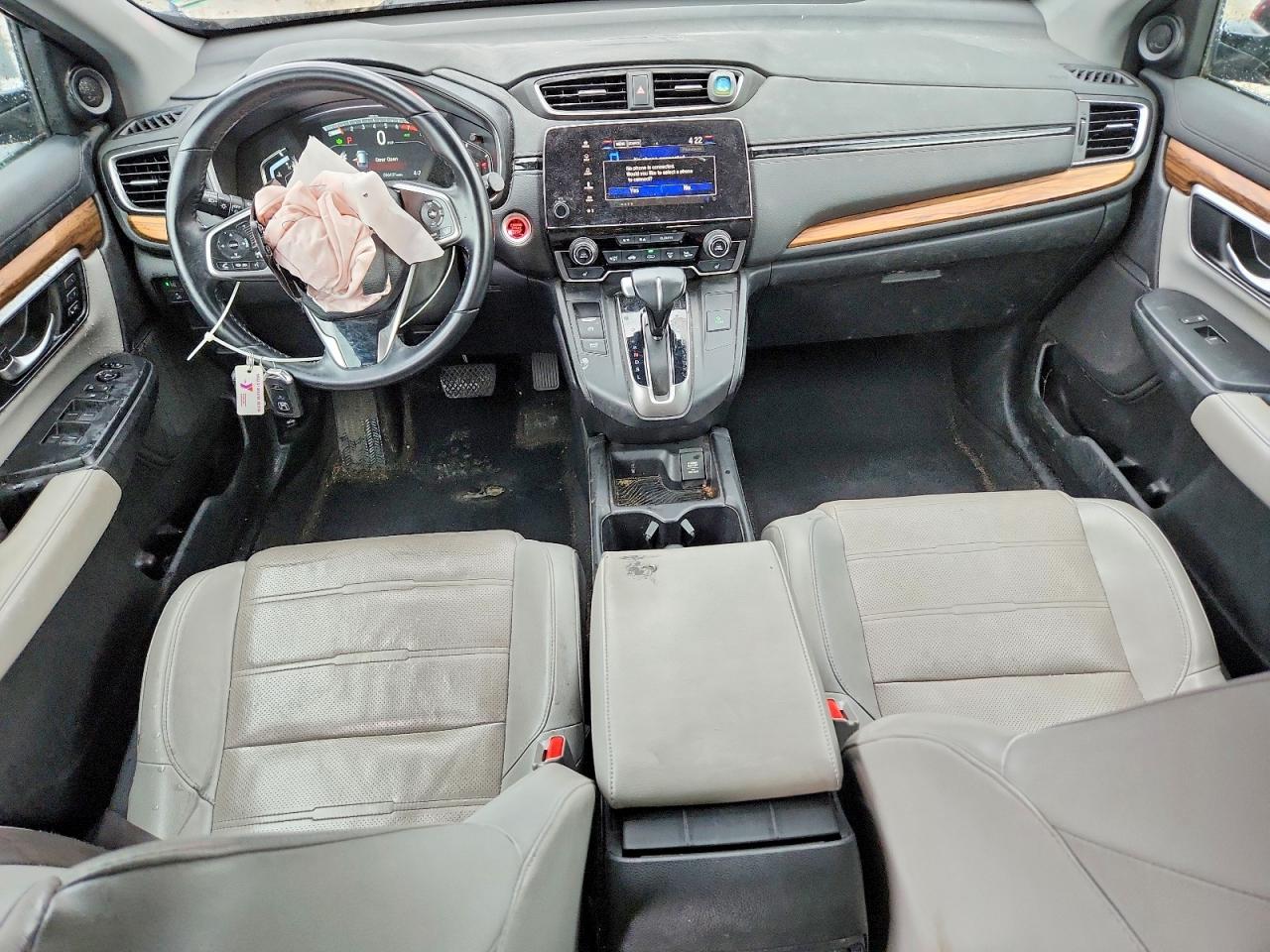 7FARW2H88JE005935 · 2018 HONDA CR-V · 8/13