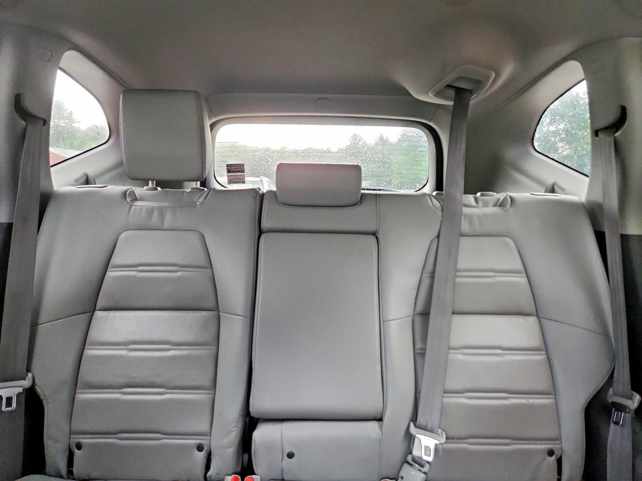 7FARW2H88JE005935 · 2018 HONDA CR-V · 10/13