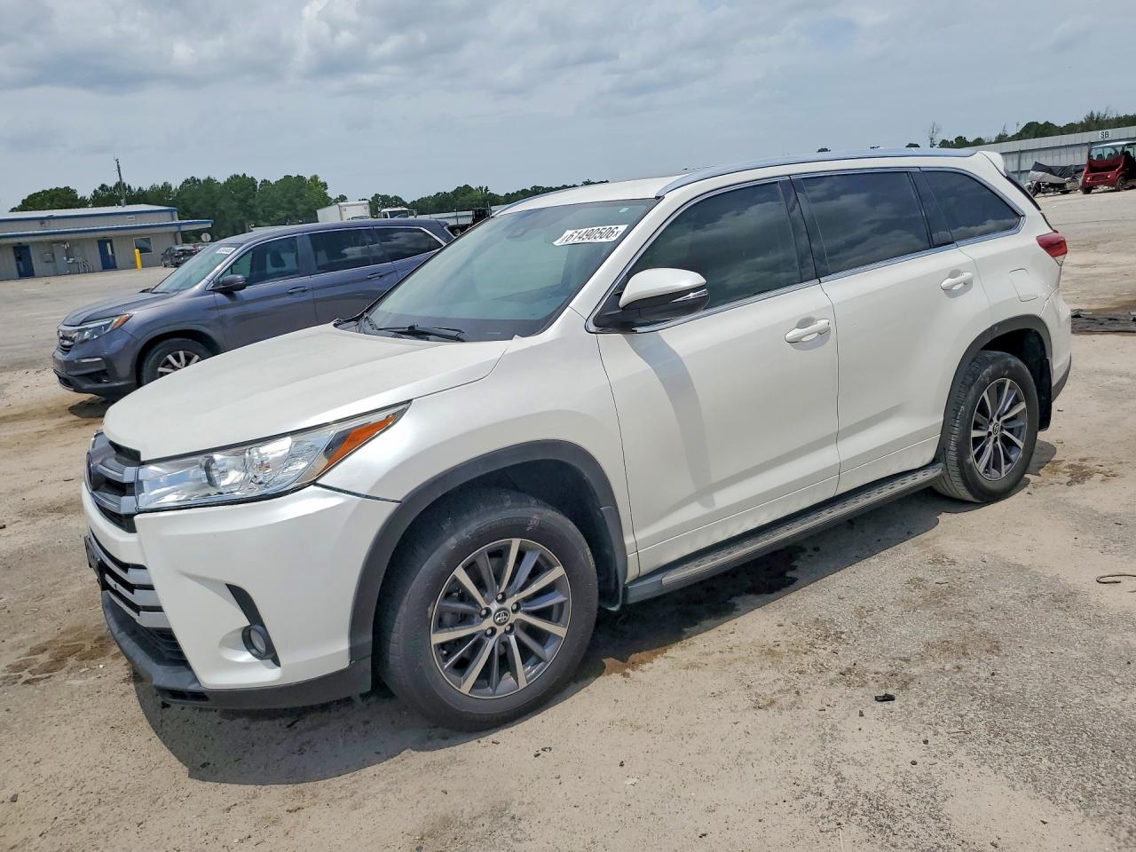 5TDKZRFH0JS545579 · 2018 TOYOTA HIGHLANDER