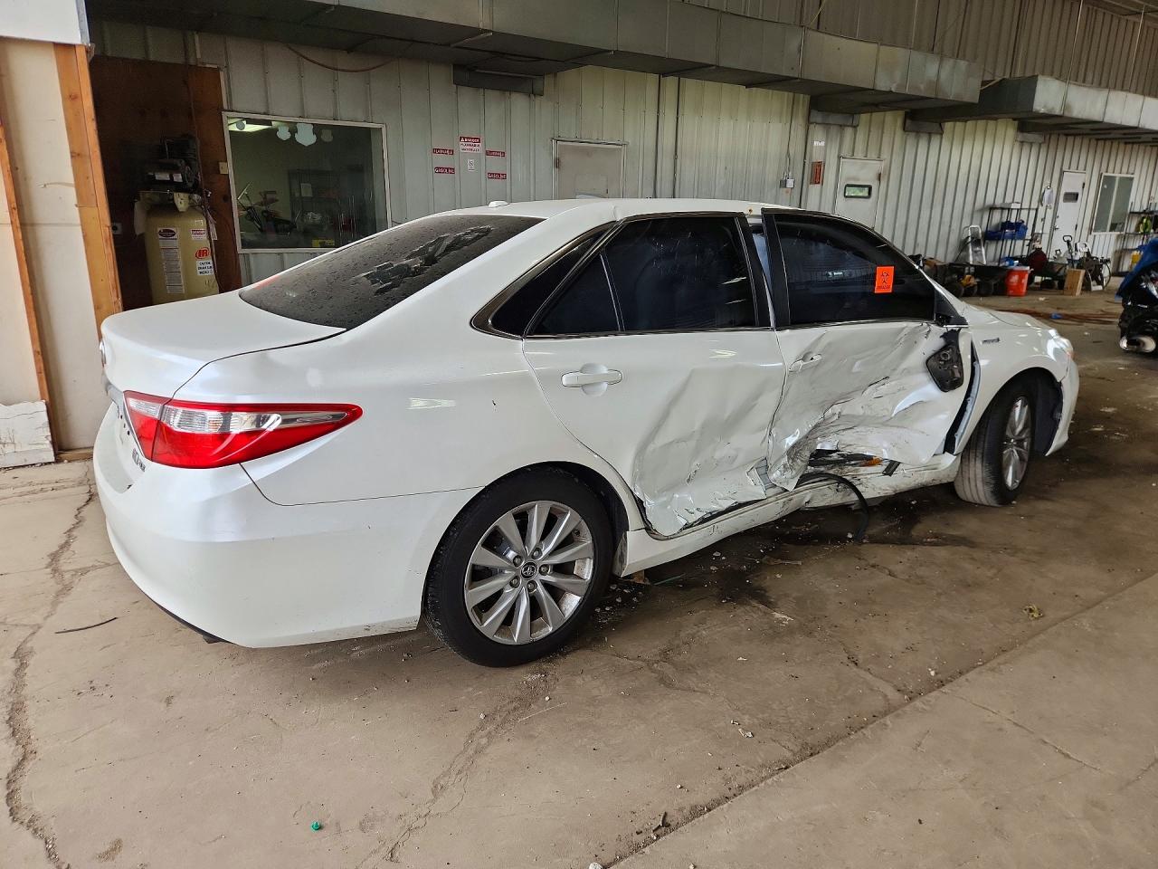 4T1BD1FK5FU150257 · 2015 TOYOTA CAMRY HYBRID · 3/12