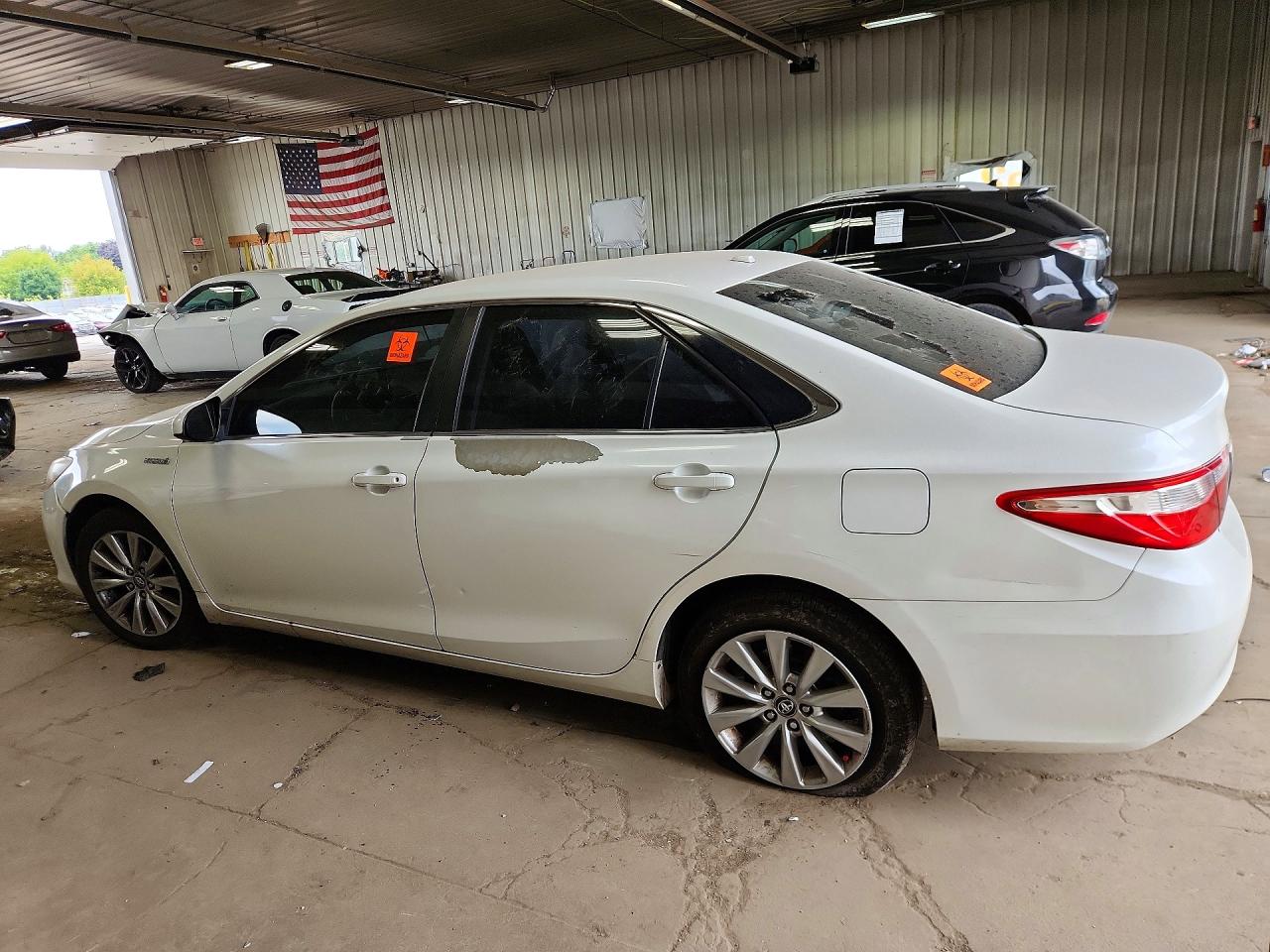 4T1BD1FK5FU150257 · 2015 TOYOTA CAMRY HYBRID · 2/12