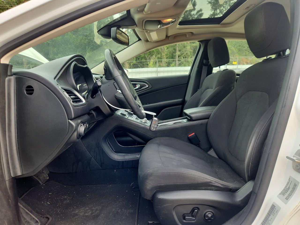 1C3CCCAB7FN667492 · 2015 CHRYSLER 200 · 7/13