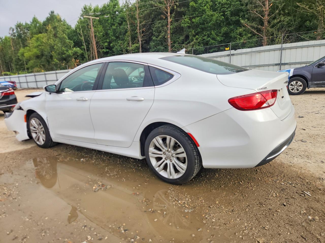 1C3CCCAB7FN667492 · 2015 CHRYSLER 200 · 2/13