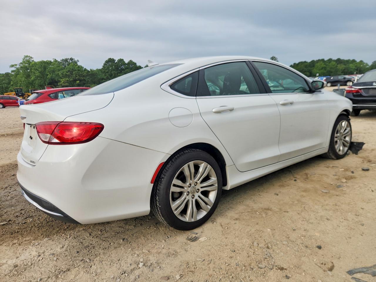 1C3CCCAB7FN667492 · 2015 CHRYSLER 200 · 3/13