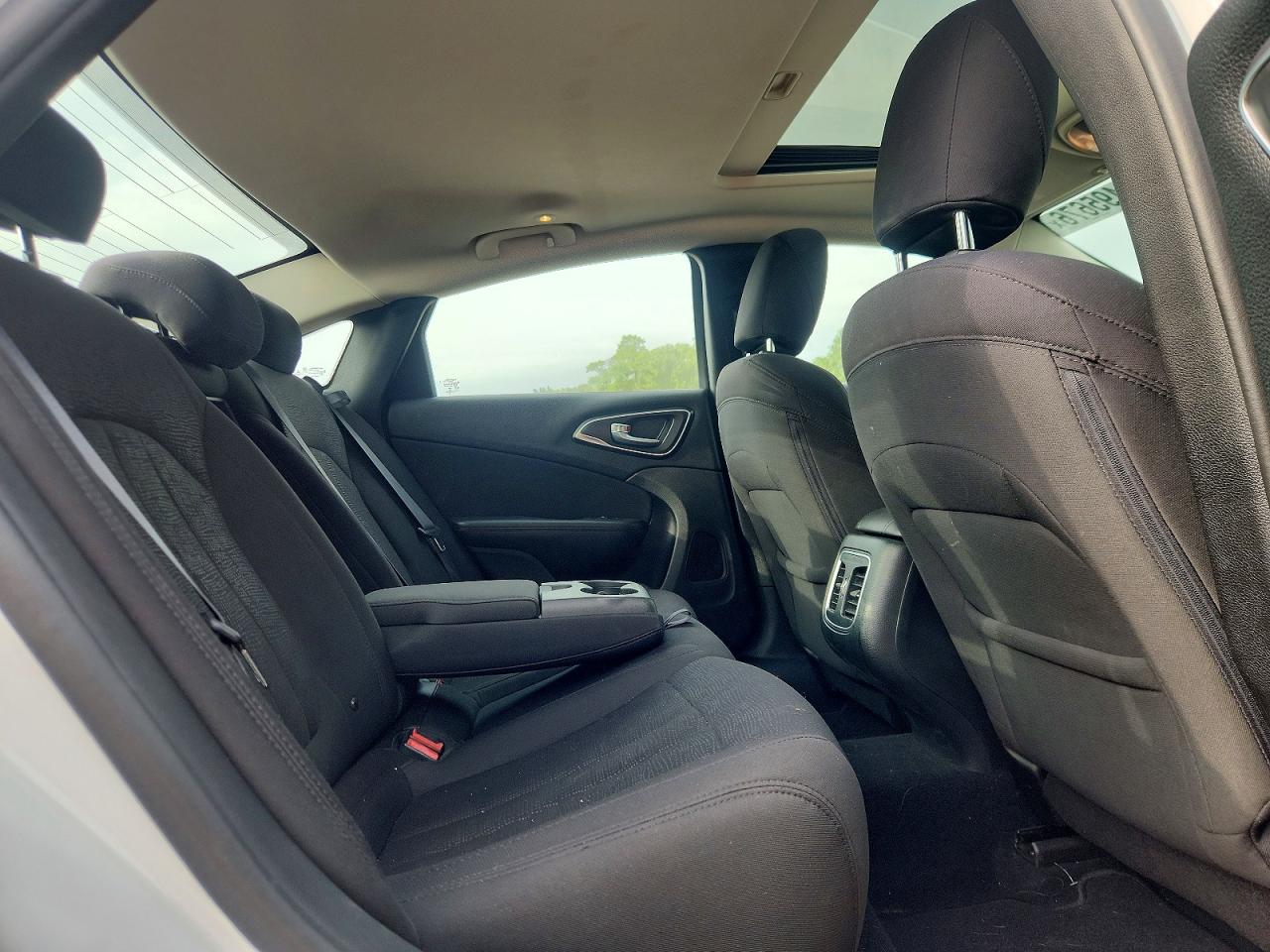 1C3CCCAB7FN667492 · 2015 CHRYSLER 200 · 10/13
