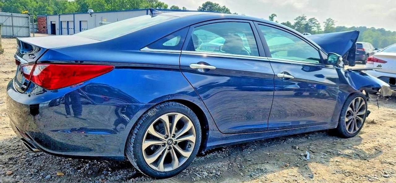 5NPEC4ABXDH732732 · 2013 HYUNDAI SONATA · 3/13