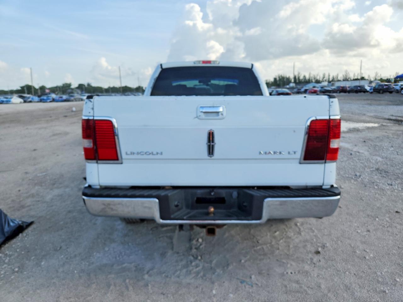 5LTPW16547FJ04906 · 2007 LINCOLN MARK LT · 6/12