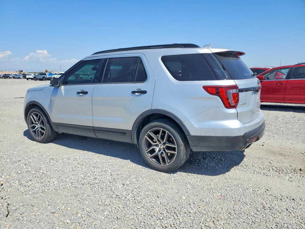1FM5K8GT8GGA35140 · 2016 FORD EXPLORER · 2/13
