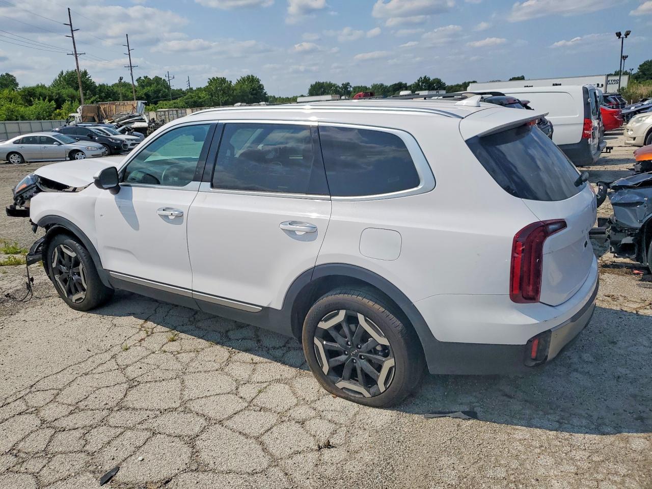 5XYP64GC6SG585636 · 2025 KIA TELLURIDE · 2/13