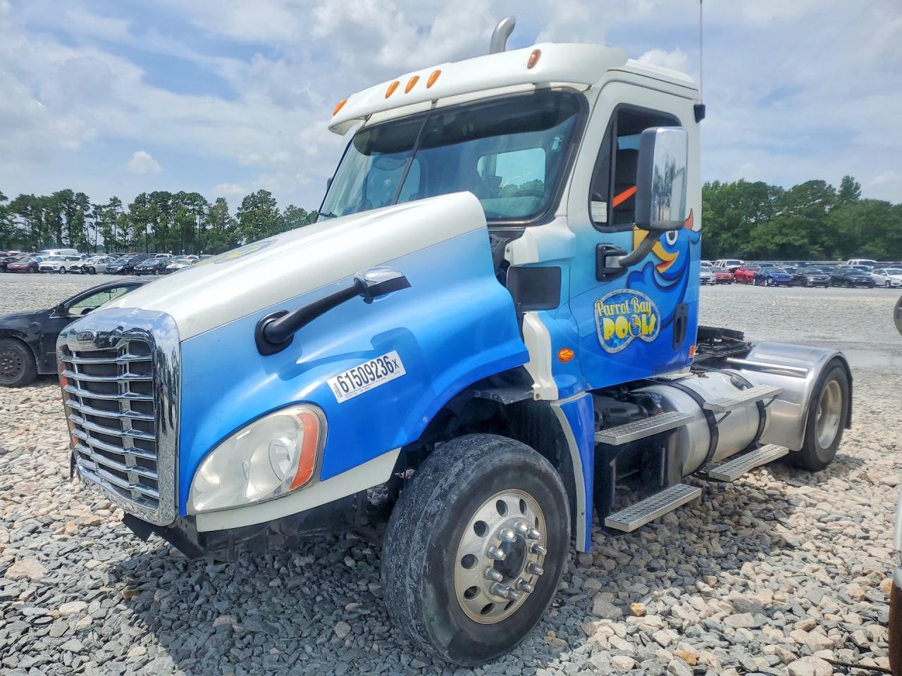 3AKBGDDV9DSFG3596 · 2013 FREIGHTLINER CASCADIA