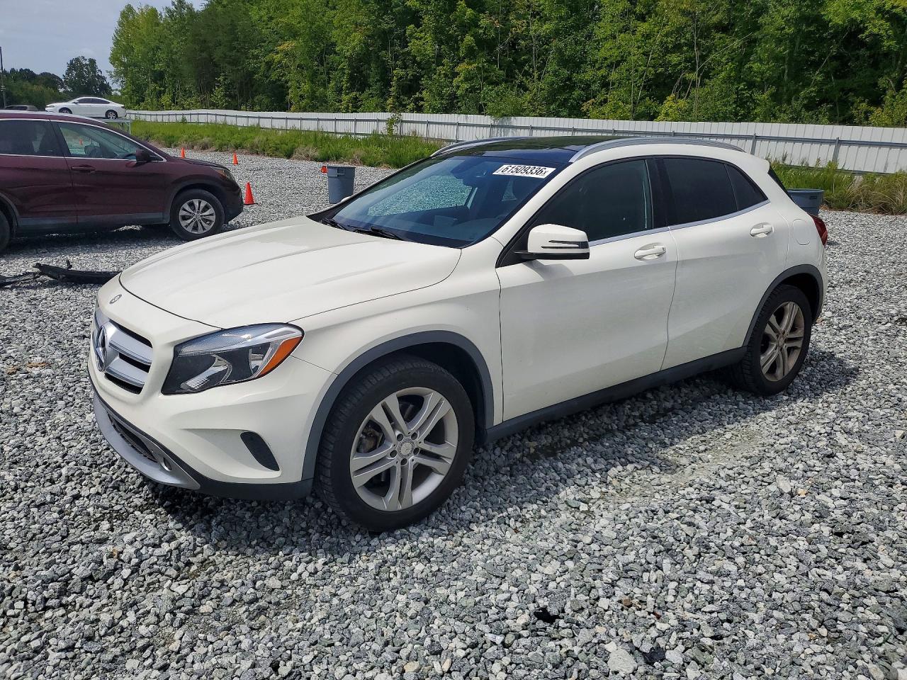 WDCTG4EB3FJ123900 · 2015 MERCEDES-BENZ GLA