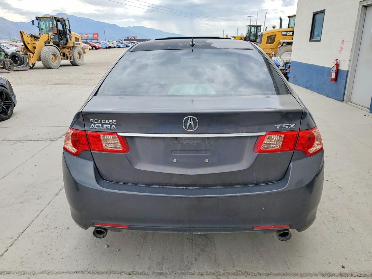 JH4CU2F65BC003758 · 2011 ACURA TSX · 6/13
