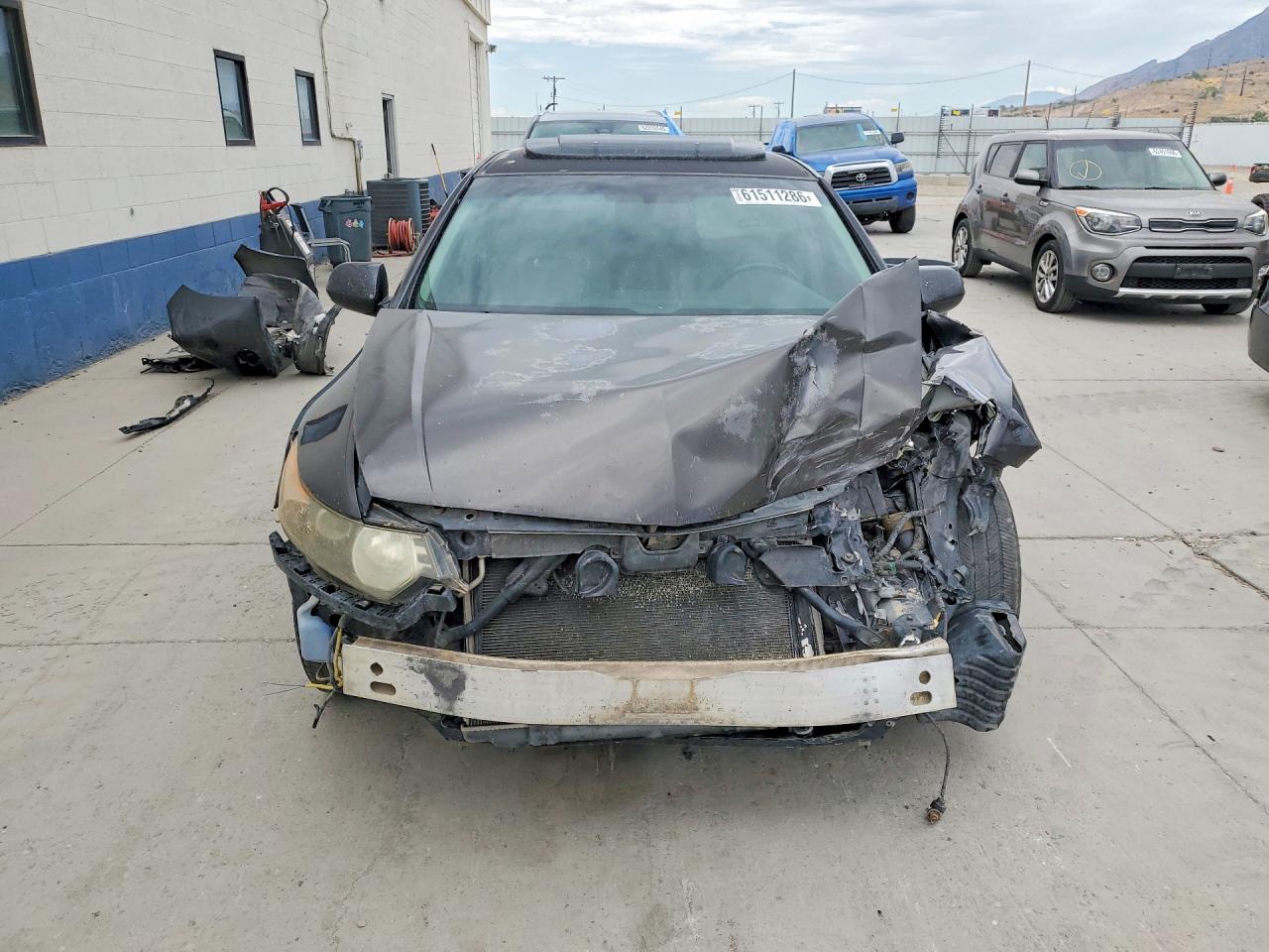 JH4CU2F65BC003758 · 2011 ACURA TSX · 5/13