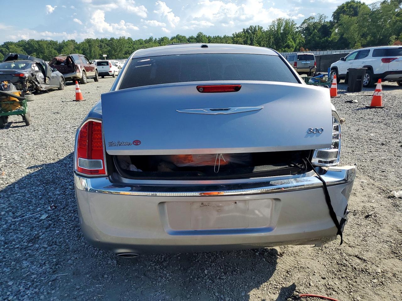 2C3CCAAG4EH175669 · 2014 CHRYSLER 300 · 6/12