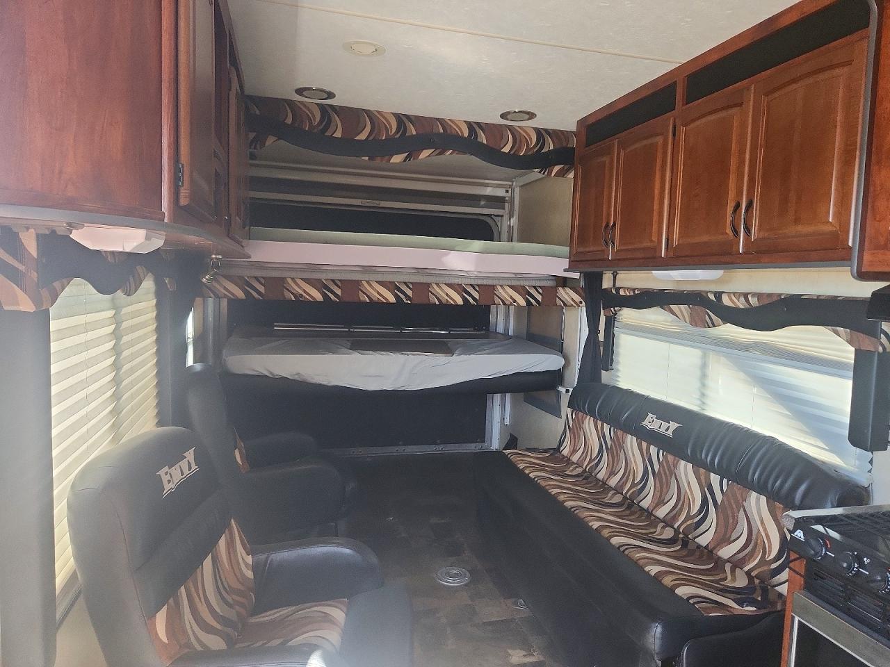 4XTTN3324BC374236 · 2011 TRAILER CAMPER · 6/10